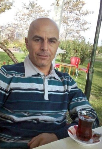 Polis memuru, kızını rahatsız ettiği gerekçesiyle bir genci öldürdü