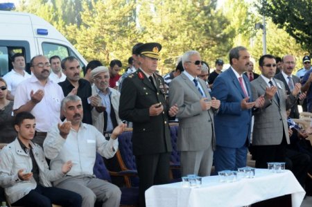 Polis memuru göz yaşlarıyla uğurlandı