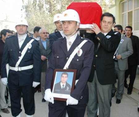 Polis Memuru Kas Erimesi Hastalığı Sonucu Vefat Etti