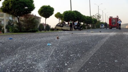 Polis Memuru Yanan Otomobildeki Yaralıları Canı Pahasına Kurtardı