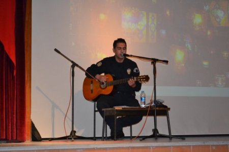 Polis Memurunun Solo Performansı Beğeni Kazandı