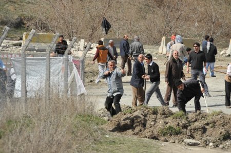 Polis objektiflere yansıyan Dikmen saldırganlarını arıyor