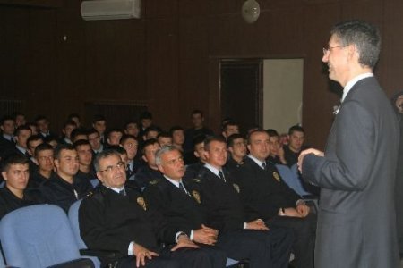 Polis Okulu Öğrencilerine Kişisel Gelişim Konferansı