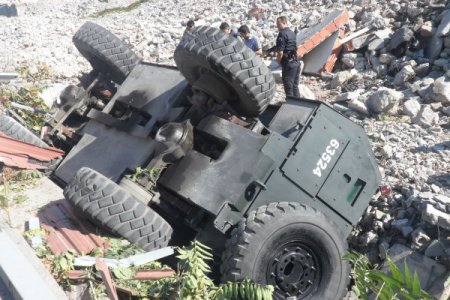 Polis panzeri takla attı