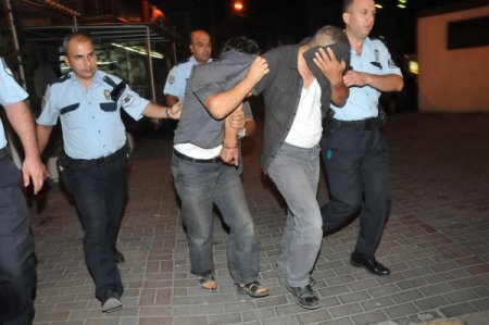 Polise 50 lira rüşvet teklif eden mazot hırsızlığı zanlıları gözaltında