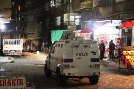 Polise attığı bomba elinde patladı, hayatını kaybetti (2)