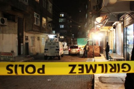 Polise attığı bomba elinde patladı, hayatını kaybetti (2)