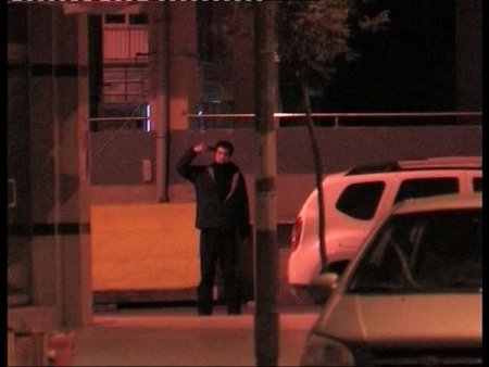 Polise silah çekip havaya ateş açtı