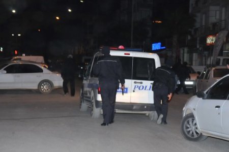 Polise silah çekip havaya ateş açtı