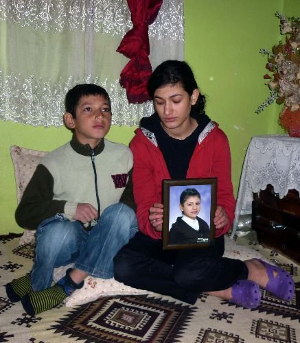 Polise Taş Attı Diye 7 Yıl Hapis Cezası Alan Kız Çocuğunun Ailesi Karara Tepkili