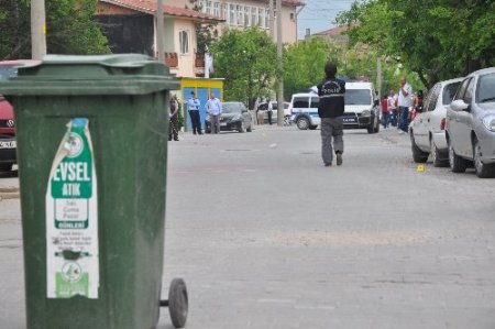 'Polisim' diyerek para istediler polis baskınıyla yakayı ele verdiler