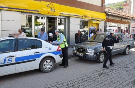 Polisin 'kemer' uygulamasına takılan milletvekili ve danışmanına ceza kesildi