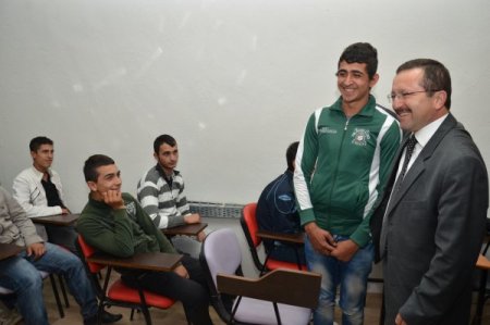 Polisinin 'Umut Yıldızı' projesi çocukların umudu oldu