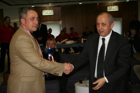 Polisler, bowling turnuvasında bir araya geldi