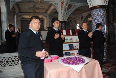 Polisler, şehitler için mevlit okuttu