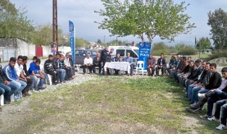 Polisler, toplumun kaynaşması için çalışıyor