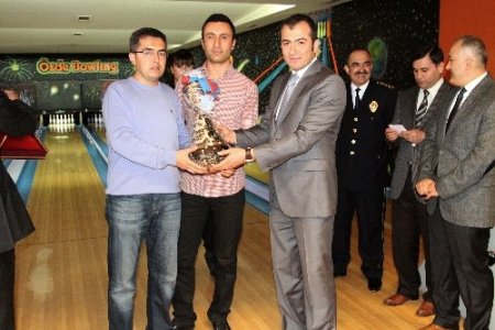 Polisler bowling turnuvasında yarıştı