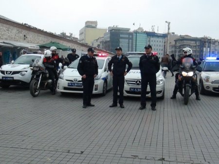 Polislerden 'Taksim' pozu (Özel)
