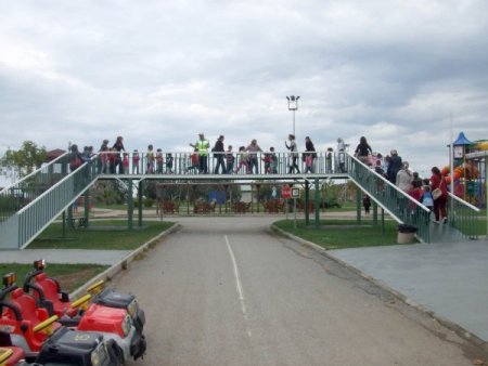 Polisten anaokulu öğrencilerine uygulamalı trafik eğitimi