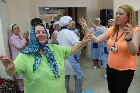 Polisten anlamlı ziyaret