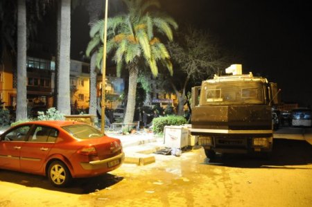 Polisten Bdp'lilerin Çadırına Gece Operasyonu