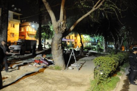 Polisten Bdp'lilerin Çadırına Gece Operasyonu