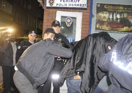 Polisten Kaçan Araçtan 3 Kilonun Üzerinde Uyuşturucu Çıktı