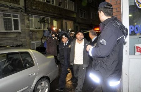 Polisten Kaçan Araçtan 3 Kilonun Üzerinde Uyuşturucu Çıktı
