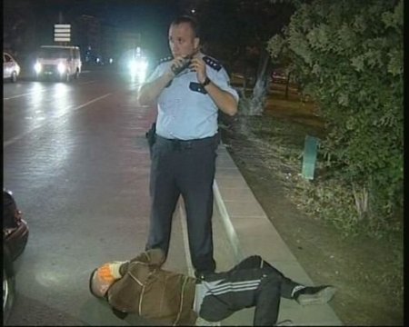 Polisten Kaçan Şahıslar Polise Çarptı: 2 Yaralı