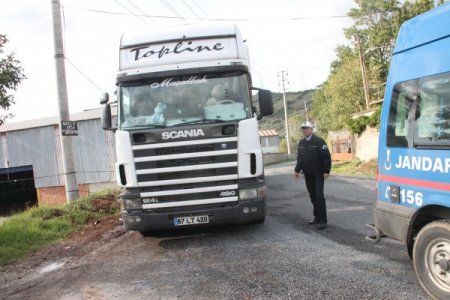 Polisten köprü nöbeti