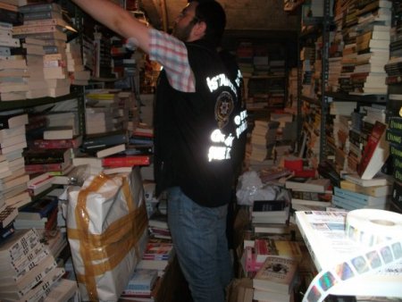 Polisten 'Korsan Kitap' Operasyonu