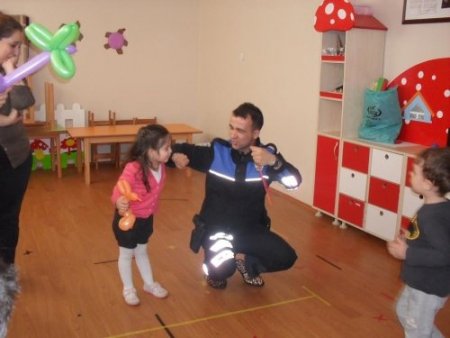 Polisten miniklere trafik eğitimi