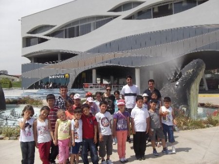 Polisten öğrencilere Antalya gezisi