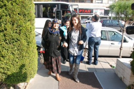 Polisten örnek davranış: Dede, Nine, Torun Buluşması