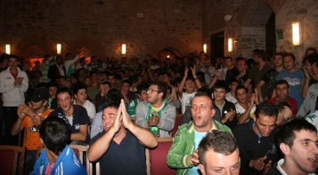 Polisten Taraftara: Ermenistan Maçında Yağmurda Yağsa Şemsiye Alınmayacak