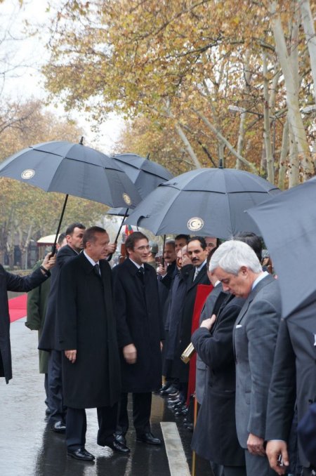 Portekiz Başbakanı Coelho'ya yağmurlu karşılama