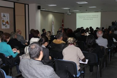 "poşetleri Mısır Bitkisinden Yapabiliriz"