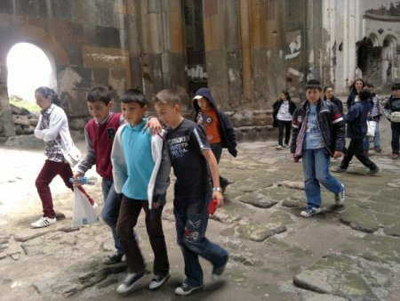 Posof Okuma Salonu Öğrencileri Ani Harabelerini Gezdi