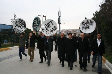 Posta Gazetesi Önündeki Protestoya Polis Müdahale Etti