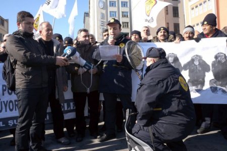 Postacılar, ücretsiz ulaşım için yürüdü