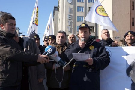 Postacılar, ücretsiz ulaşım için yürüdü