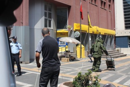 Postanede Şüpheli Çanta Paniği