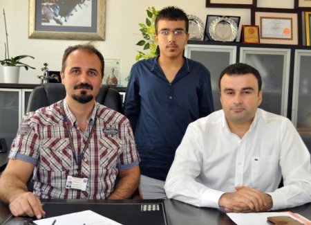 Problemli böbreği dışarı çıkarıp tedavi ettikten sonra hastaya yeniden nakletti