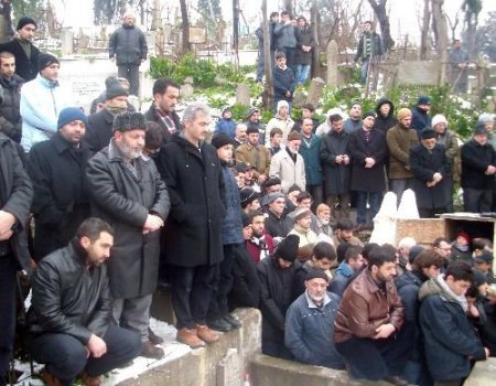 Prof. Dr. Esad Coşan Hocaefendi Doğumunun 74'üncü Yılında Mezarı Başında Yad Edildi