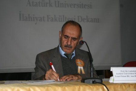 Prof. Dr. Hacımüftüoğlu: Camiler, Her Yaştan İnsanın Eğitime Katkı Sağlıyor