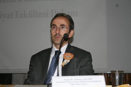 Prof. Dr. Hacımüftüoğlu: Camiler, Her Yaştan İnsanın Eğitime Katkı Sağlıyor