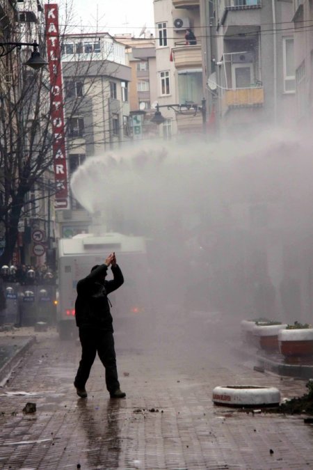 Protestolar üzerine BDP milletvekilleri Karadeniz turunu erteledi