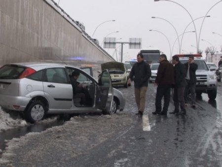 Protokol Yolunda 23 Araç Zincirleme Kazaya Karıştı: 6 Yaralı