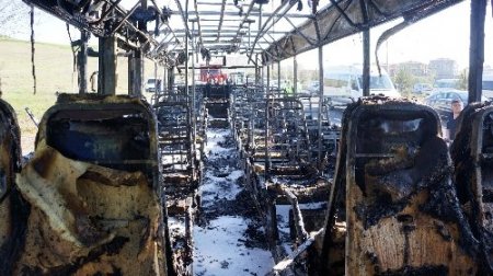 Protokol yolunda otobüs yangını