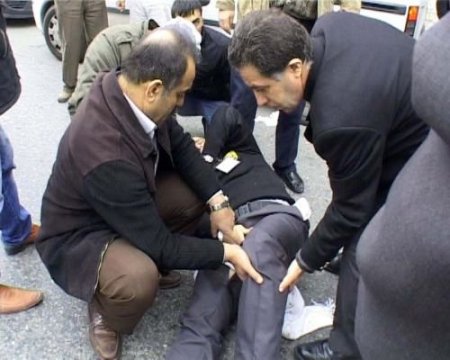 Ptt Soyguncuları, Güvenlik Görevlisini Bacağından Vurdu